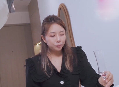 Gái xinh mười tám tuổi bị thầy giáo cũ mời về nhà chơi cờ